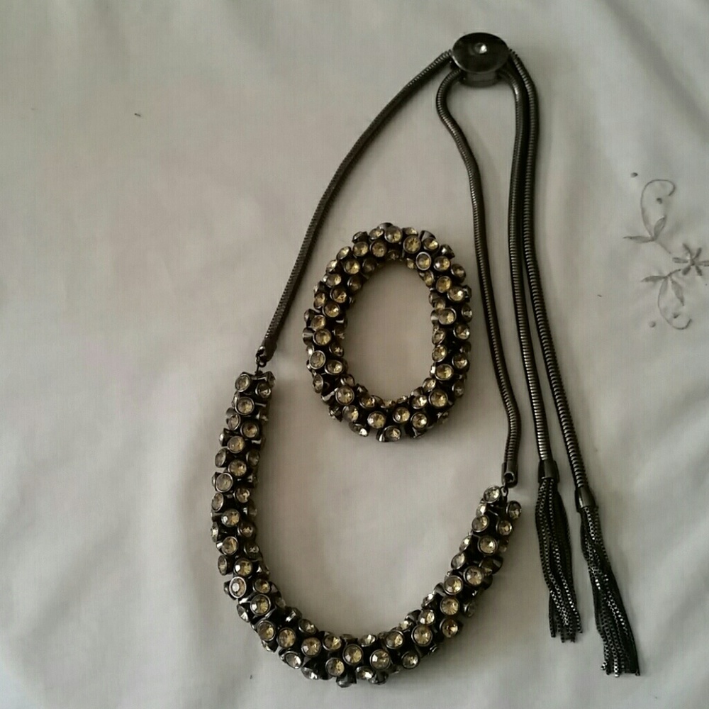 Chicos Necklace Set